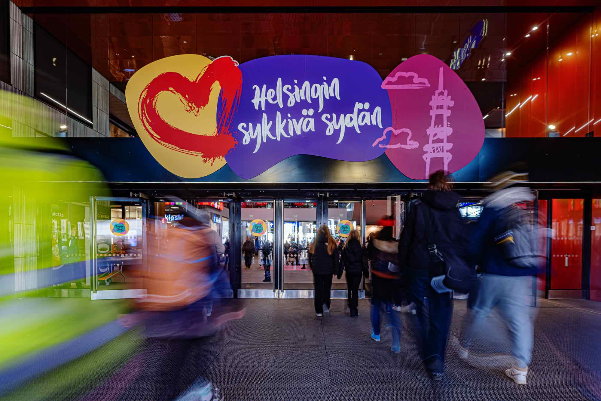 Asema sisäänkäynti karuselliin